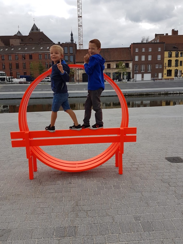 ff9632de-9d4f-4a5a-a393-a44731ccccba